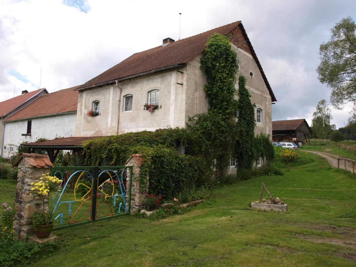 Statek Křížové pole Appartamento Vyšší Brod Esterno foto